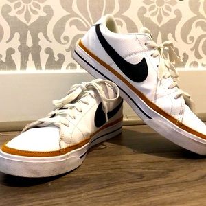 Nike Women Court Legacy Sneakers